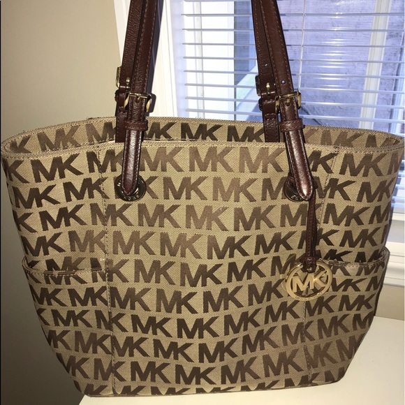 Michael Kors logo handbag - Picture 1 of 8
